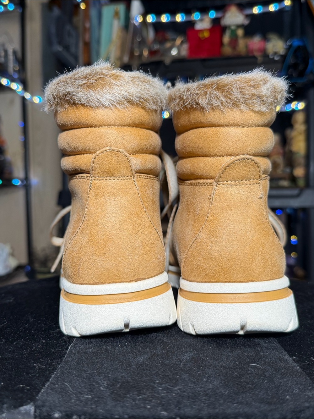 St. John's Bay Women’s Winter Boots Faux Fur Memory Foam Size 9 - Picture 3 of 9
